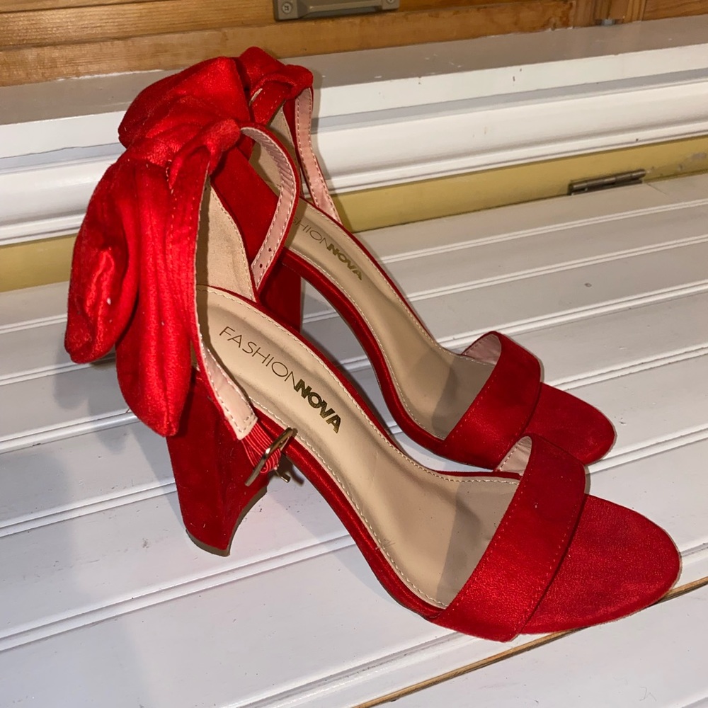 Red bow heels